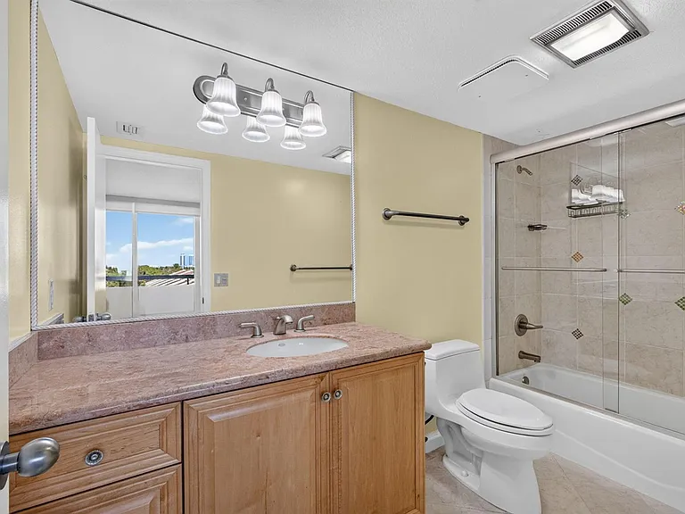 4000 N Ocean Dr #403 — Photo 38
