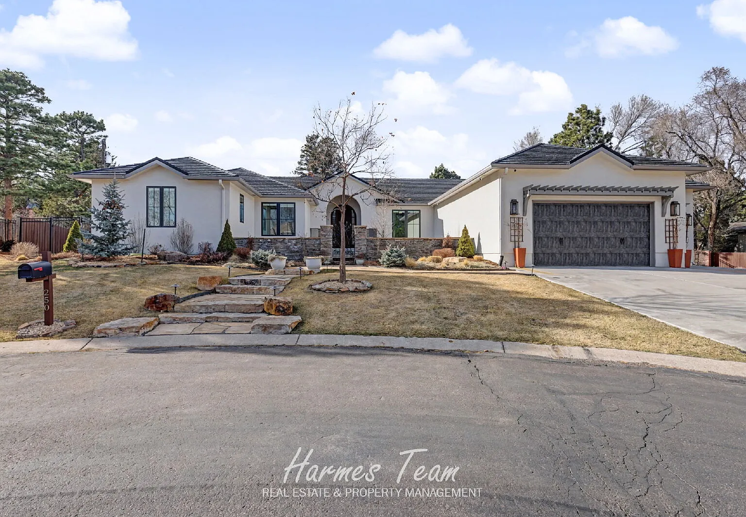 7 bed, 6.0 bath, 7066 sqft, $6,250 — Photo 2