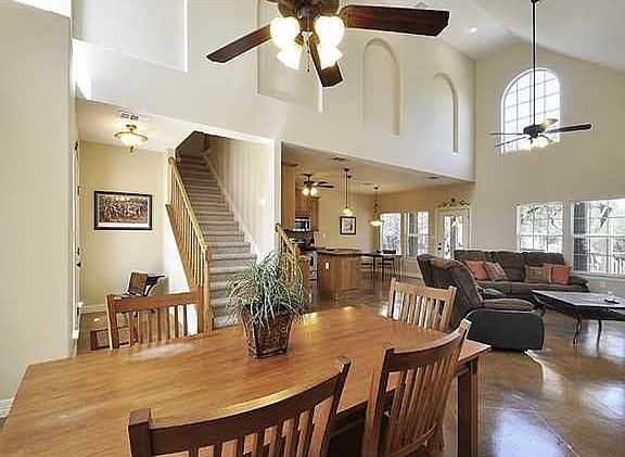 3rd image of 731 Green Oak Dr