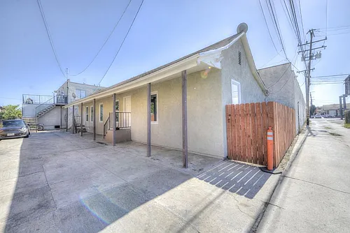 1827 Gardenia Ave #A-3 Photo 1