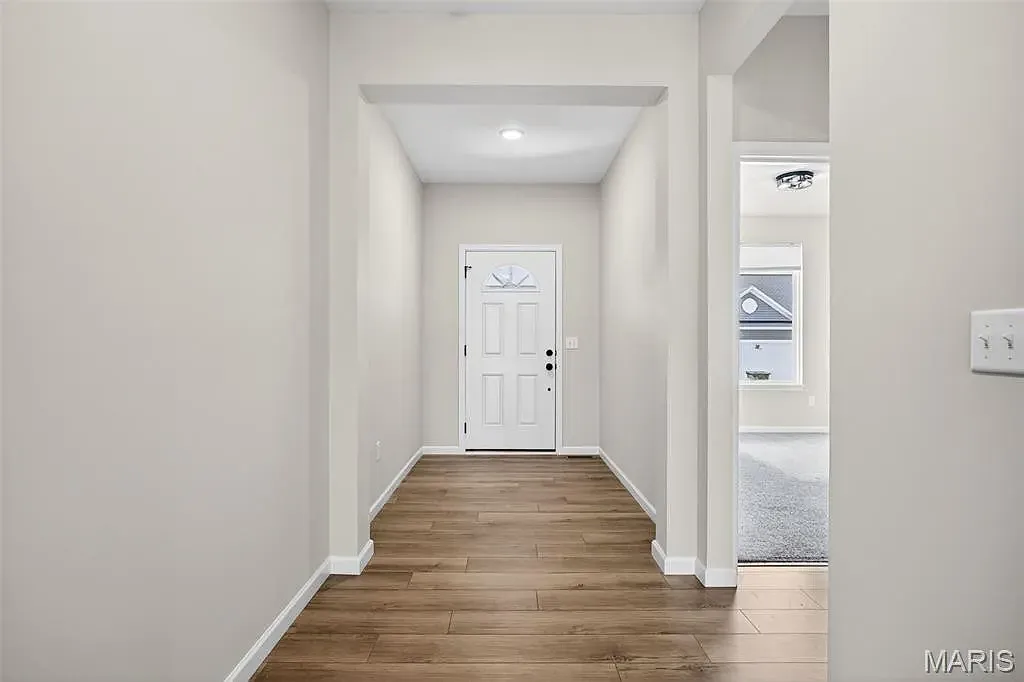 3 bed, 1836 sqft, $2,995 — Photo 3