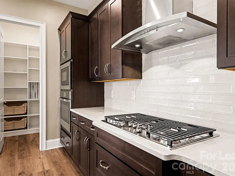 2026 Lake Como Dr — Photo 15