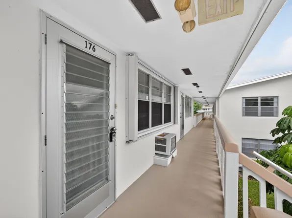 176 Windsor H, West Palm Beach, FL 33417