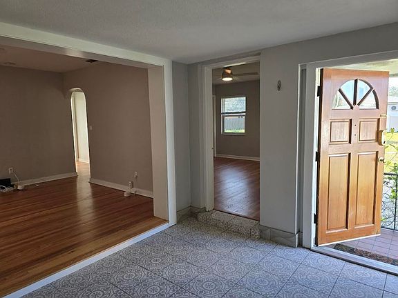 4th image of 265 Mateo Way NE #1
