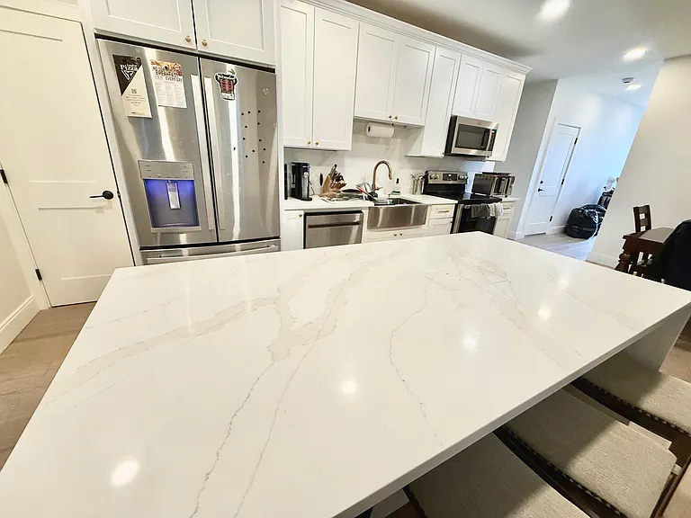120-126 Emerson St #5 — Photo 2