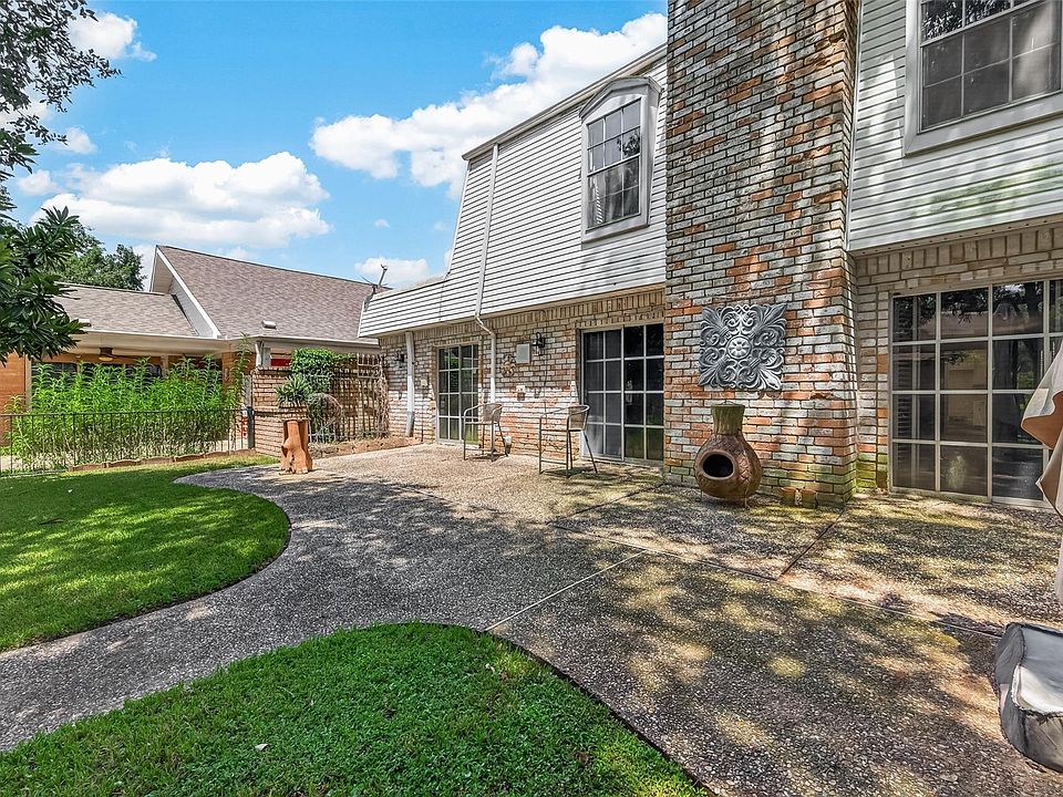 1st image of 2718 Kissing Camel Ct