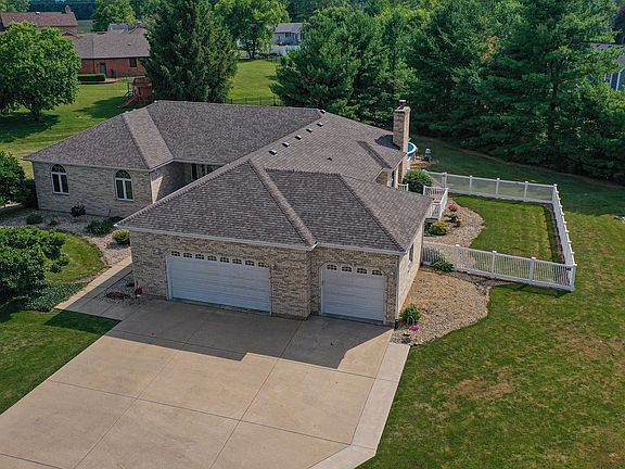 4th image of 1717 Hillcrest Ct