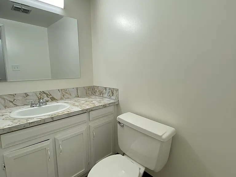 814 4th Ave #303 — Photo 8