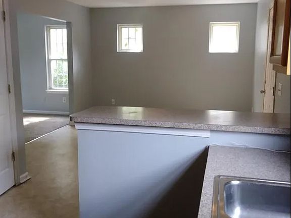 5th image of 10526 Orville Ave