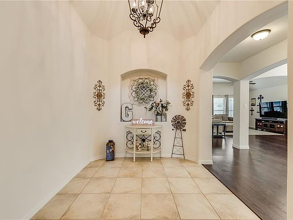 5th image of 418 Sagebrush Ln