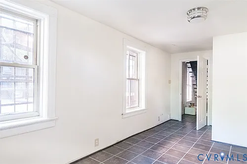 407 W Clay St Photo 1
