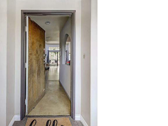 5th image of 5534 Encino Ave APT 312