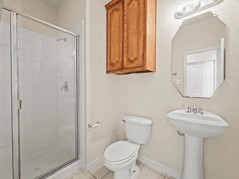 8204 Hitching Trl — Photo 8