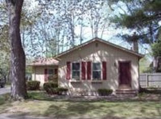 4050 Echo Dr, West Bloomfield, MI 48323