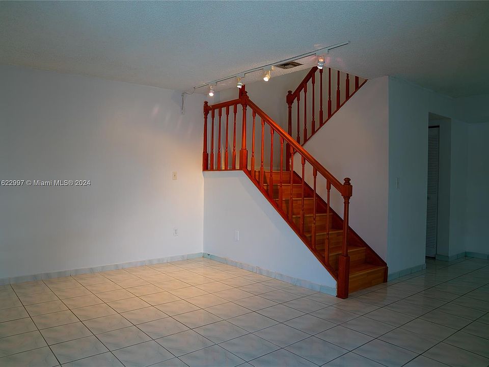 8093 Samari Lakes Dr 2252, Hialeah Gardens, FL 33016 Zillow