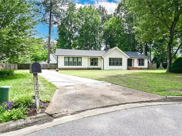 2205 Windy Pines Bnd, Virginia Beach, VA 23456