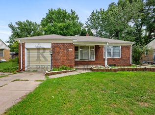 2242 S Ridgewood Dr, Wichita, KS 67218