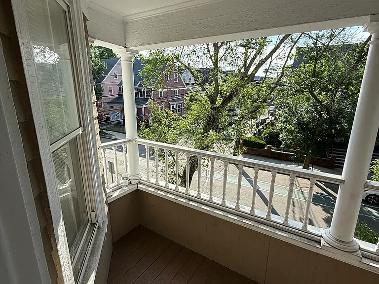 Willow Ave — Photo 23