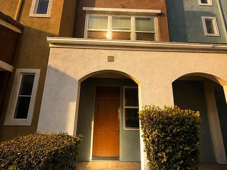 542 N Chardonnay Dr #A — Photo 1