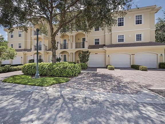 3rd image of 12711 SE Old Cypress Dr