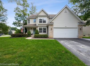 1063 Elk Run, Howell, MI 48843