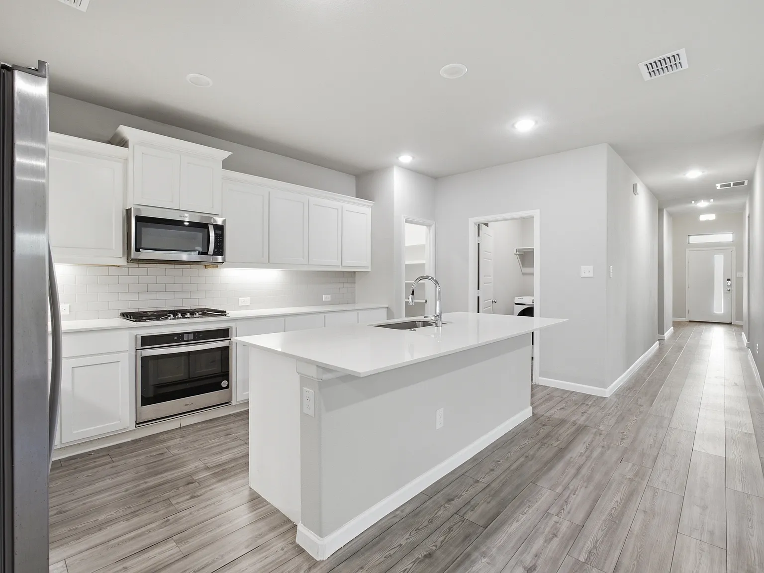 4 bed, 2164 sqft, $2,600 — Photo 4
