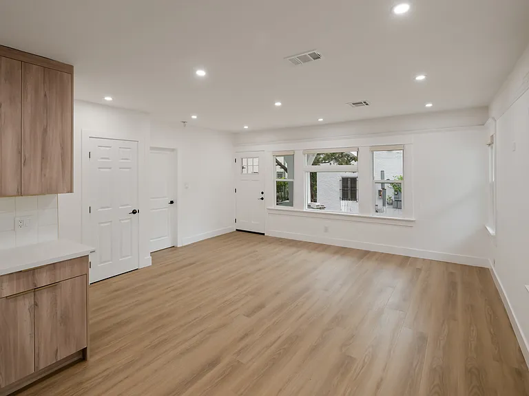 5729 Carlton Way #3/4 — Photo 8