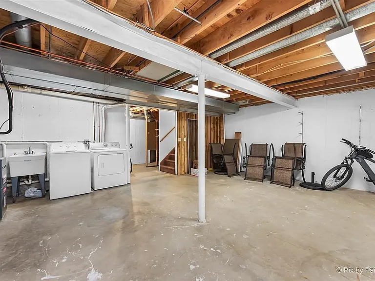 650 Hillview Ct — Photo 25
