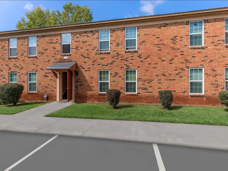 Valor Pointe Apartments — Photo 6