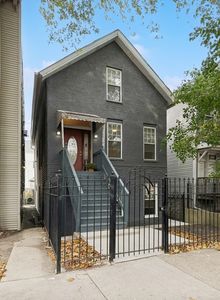 2076 N Campbell Ave, Chicago, IL, 60647