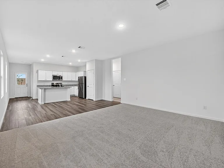 2128 Meadow Park — Photo 2
