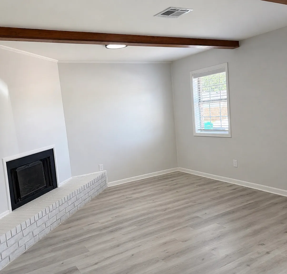 2 bed, 1000 sqft, $1,400 — Photo 1