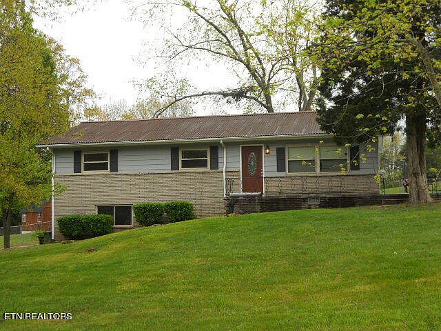 1st image of 4032 Myrtlewood Dr