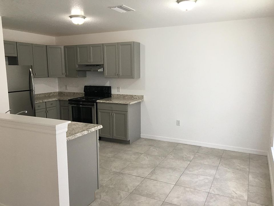 1st image of 157 Avenue J SE