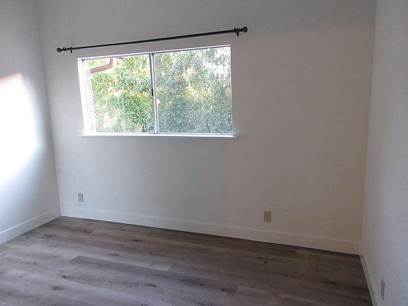 BEDROOM 2 DOWNSTAIRS