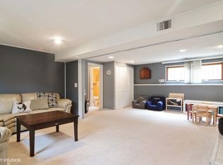 104 N Maple St, Palatine, IL 60067