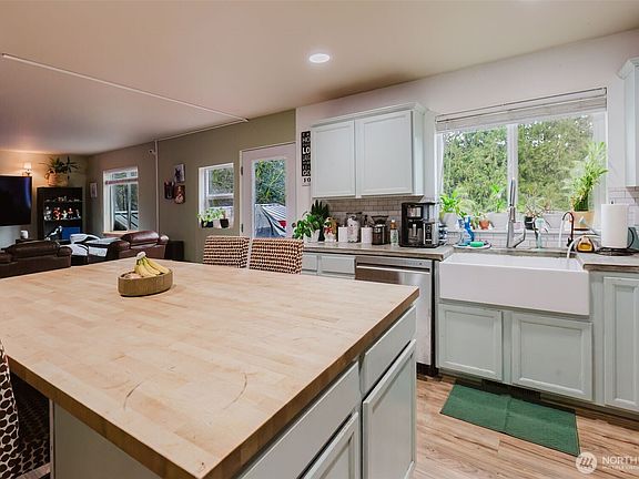 5th image of 7063 E Dakota Street