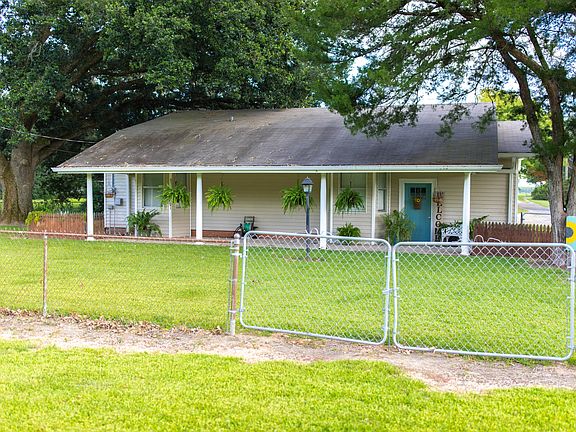 2nd image of 1204 E Texas Ave
