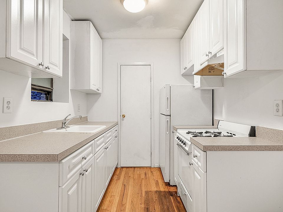 1st image of 336 W 49th St APT 2RW