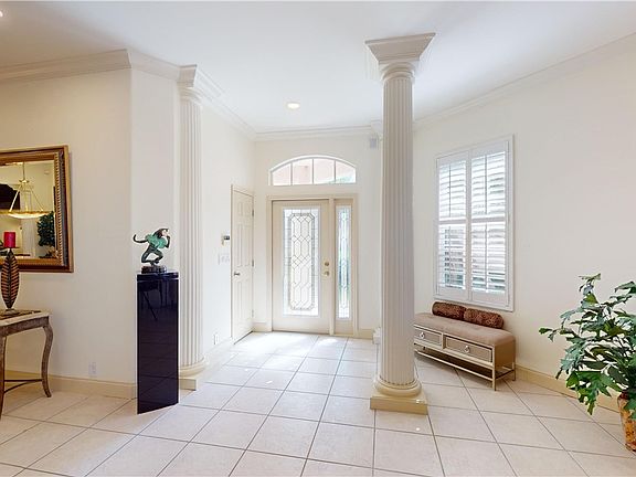 5th image of 16444 Edgemont Dr