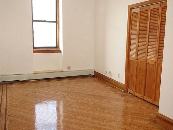 4th image of 227 Clermont Ave APT 4