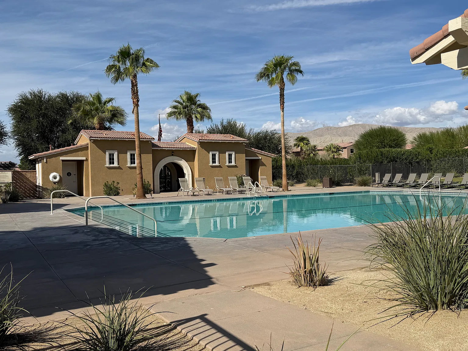 5 bed, 3.5 bath, 4000 sqft, $4,500 — Photo 1