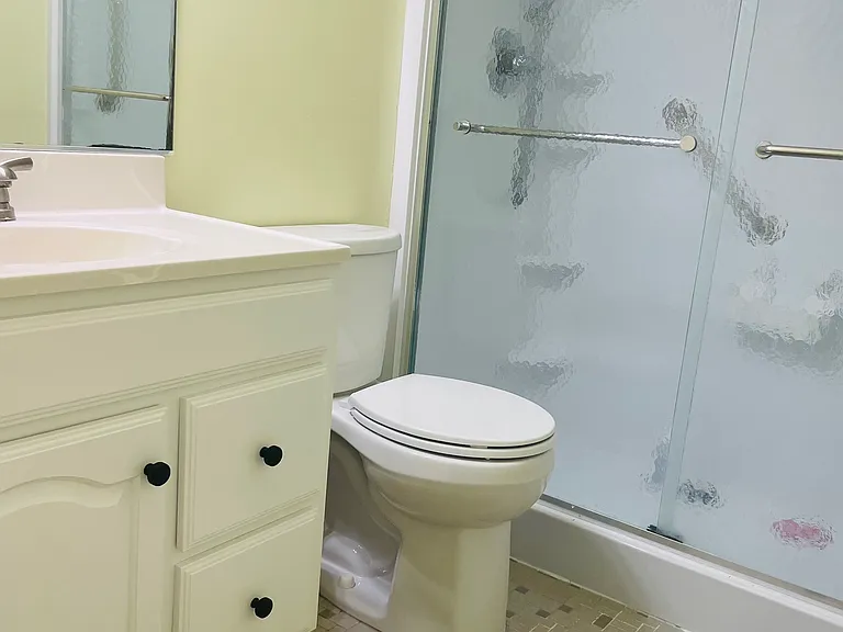 916 Cranbrook Dr — Photo 10