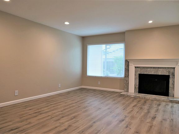 3rd image of 576 Chickasaw Ct