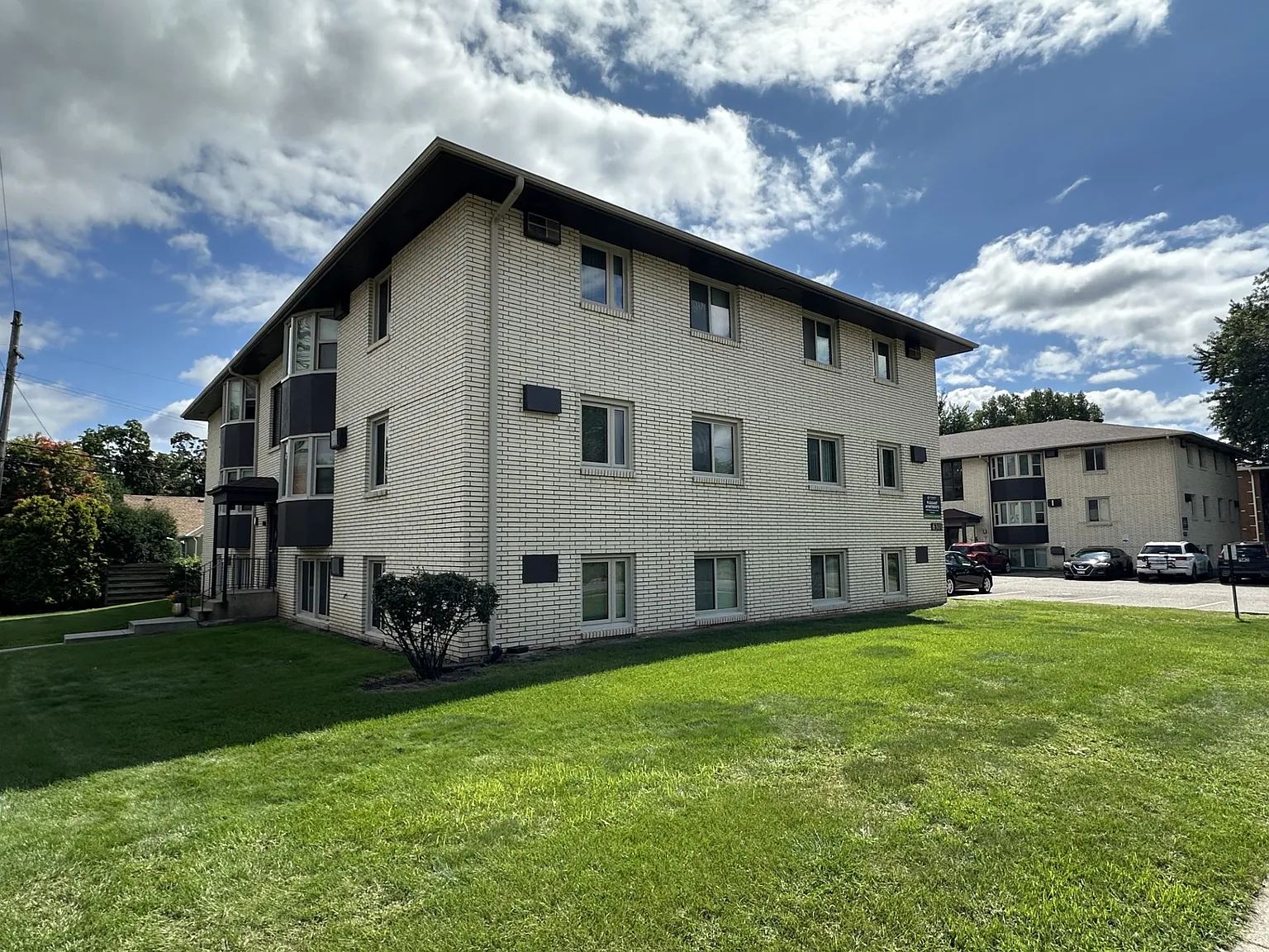 Pleasant Apartments — Photo 4