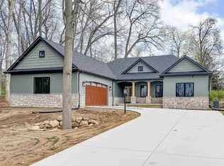 53082 Summer Breeze Dr, South Bend, IN 46637