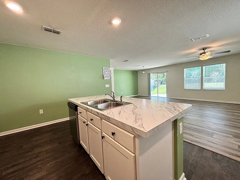 2270 Willow Springs Dr — Photo 16