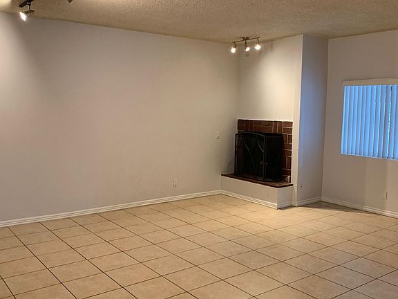 4th image of 933 N Banning Blvd APT 2