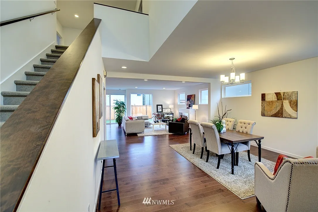 4 bed, 2.5 bath, 2751 sqft, $4,500 — Photo 3