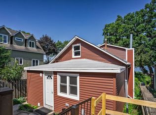 26 N Lake Ave, Fox Lake, IL 60020